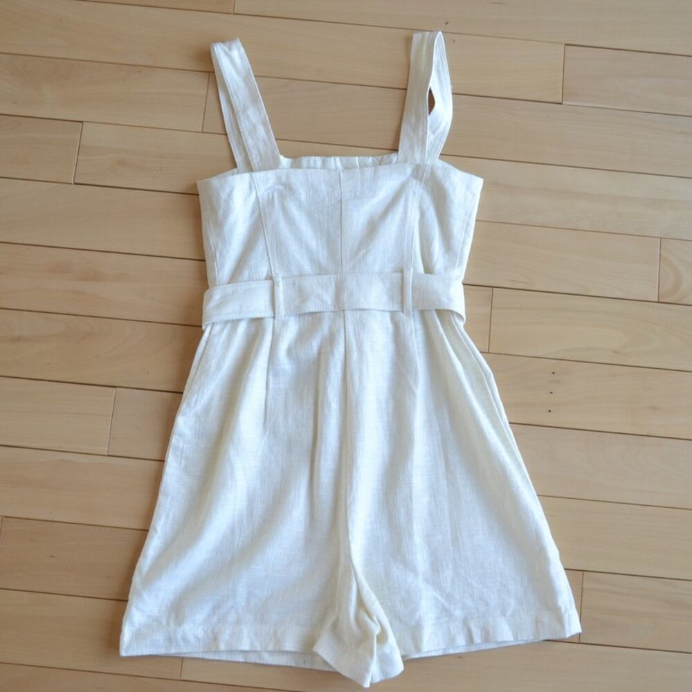 House of Harlow Romper with Belt Size 2 Cream Color - Picture 4 of 4